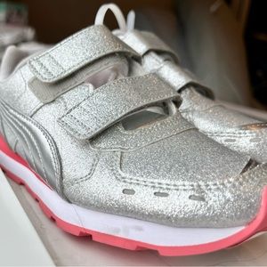 Glitter-tastic PUMA sneakers for girls- NEVER WORN